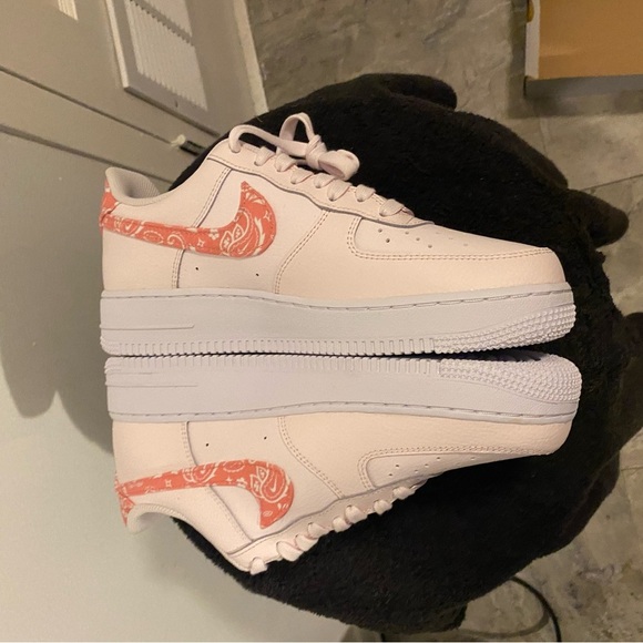 Nike Pink and White Sneakers Air Force 1 - Picture 4 of 6